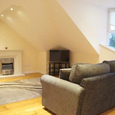 Modern, Cosy Apartment In Bearsden With Private Parking 글라스고 외부 사진