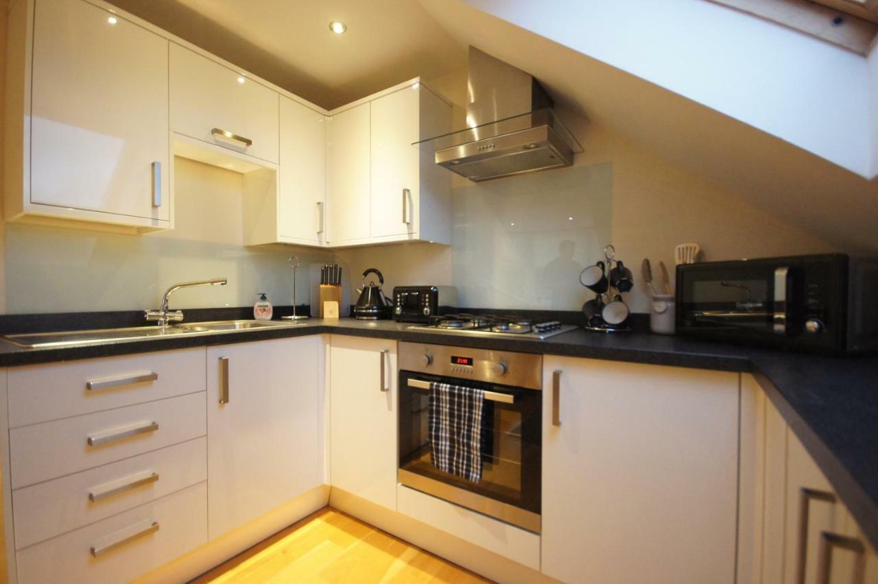 Modern, Cosy Apartment In Bearsden With Private Parking 글라스고 외부 사진