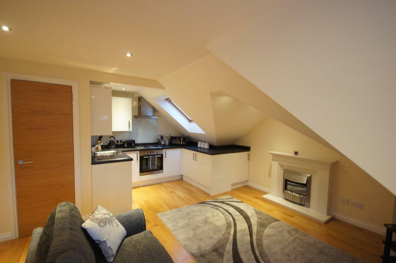 Modern, Cosy Apartment In Bearsden With Private Parking 글라스고 외부 사진