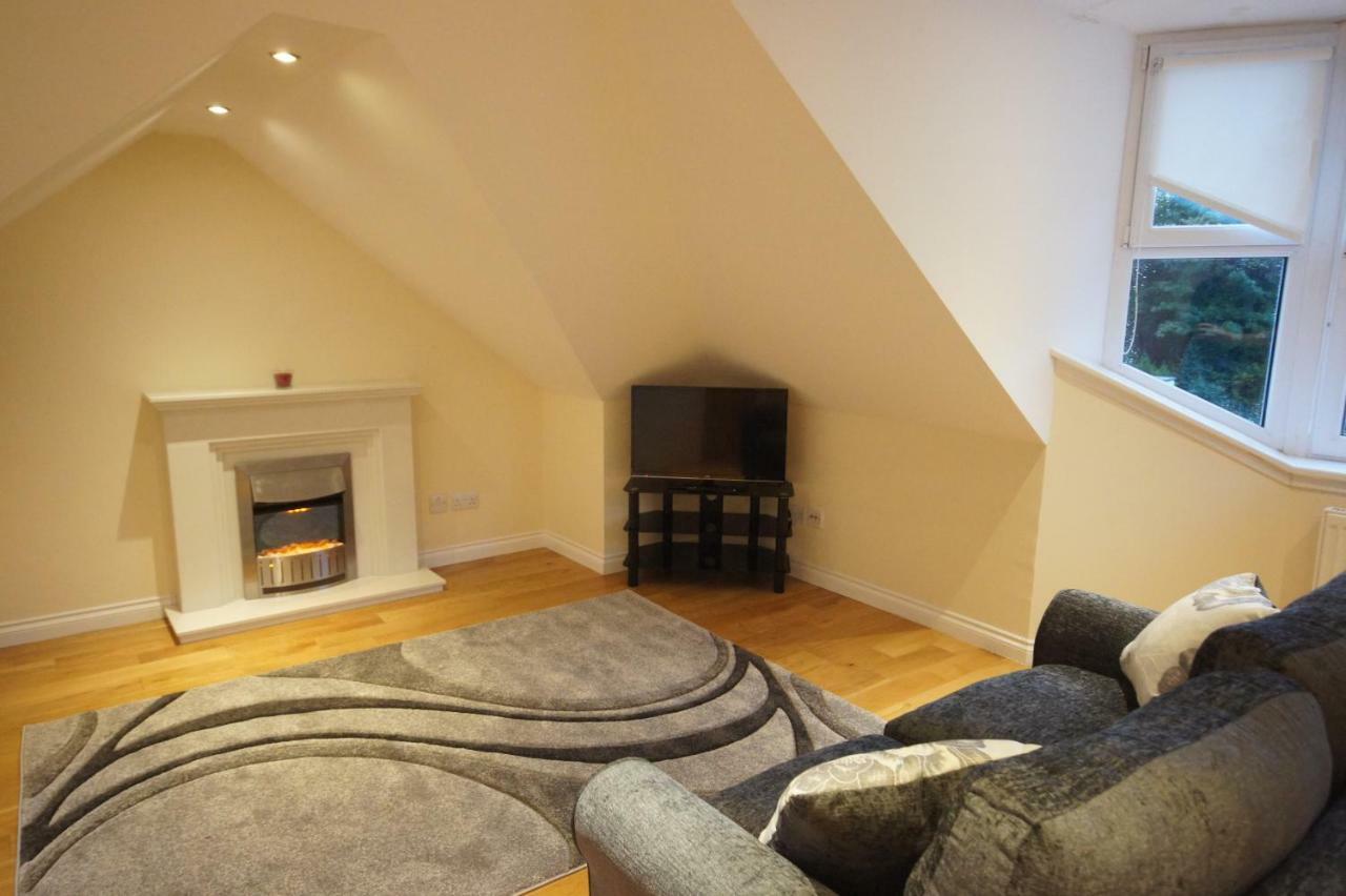 Modern, Cosy Apartment In Bearsden With Private Parking 글라스고 외부 사진